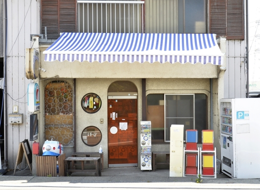 駄菓子屋いながき店先