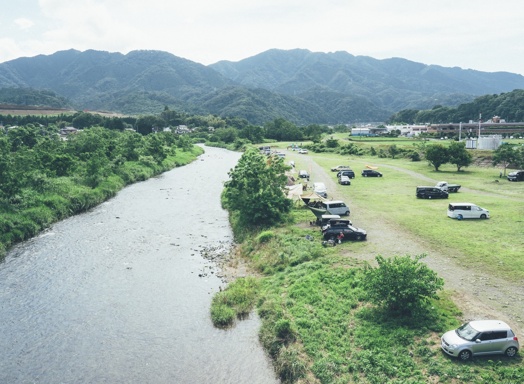 愛川町の河川敷