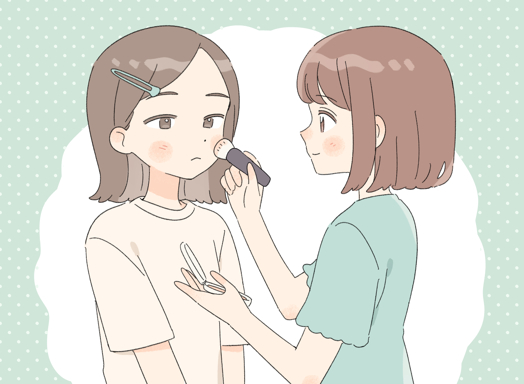 かわいい友達にメイクをされる地味な印象の子